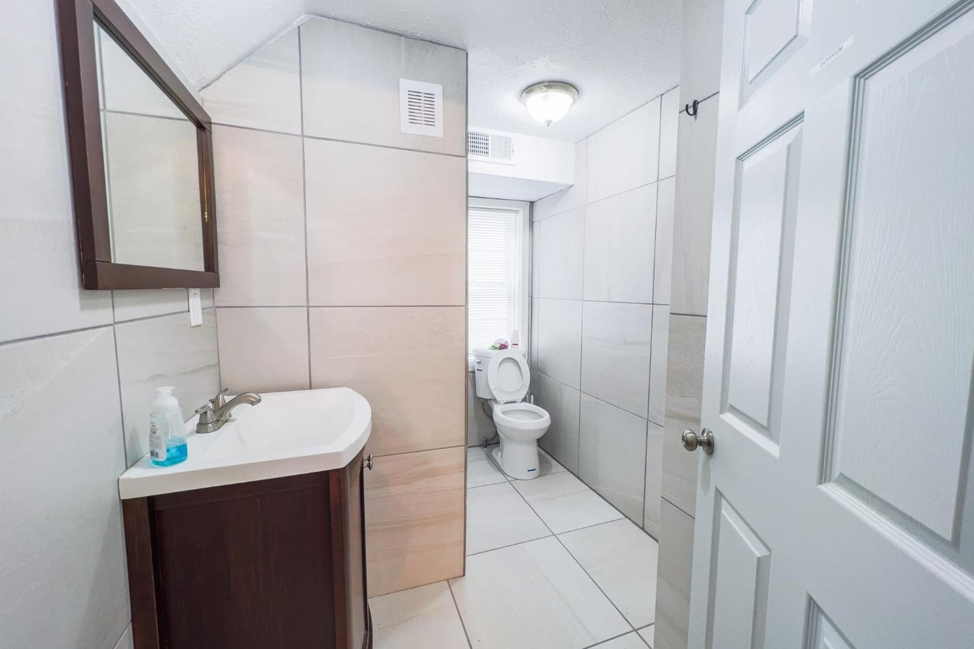 Large 6Br, 6 Bath In The City Of Niagarafallen Exteriör bild