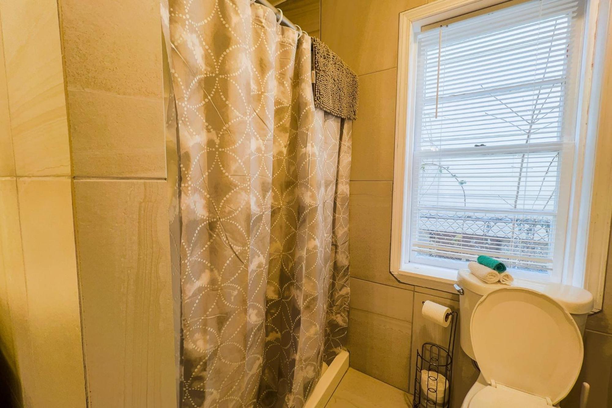 Large 6Br, 6 Bath In The City Of Niagarafallen Exteriör bild