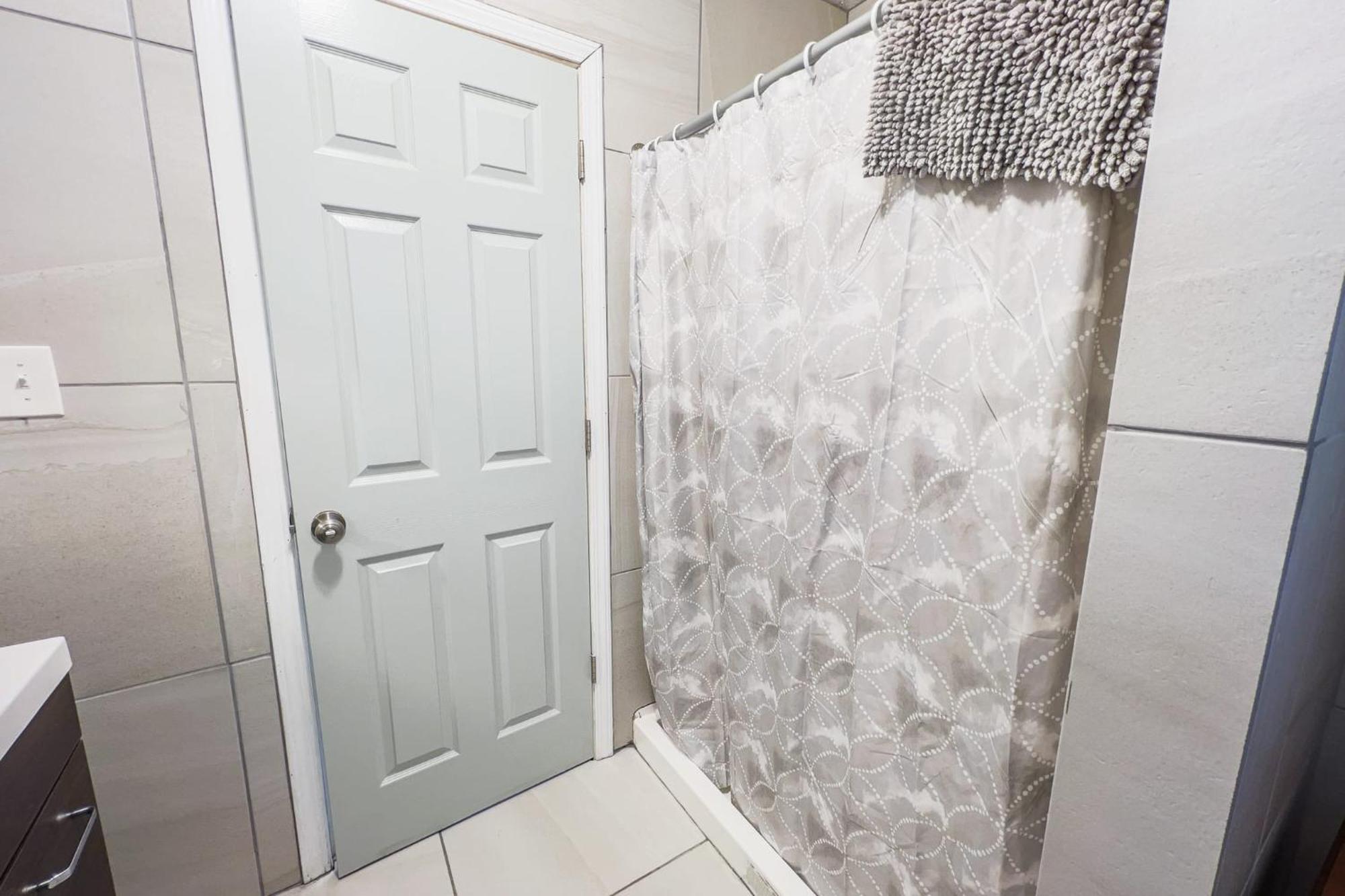 Large 6Br, 6 Bath In The City Of Niagarafallen Exteriör bild